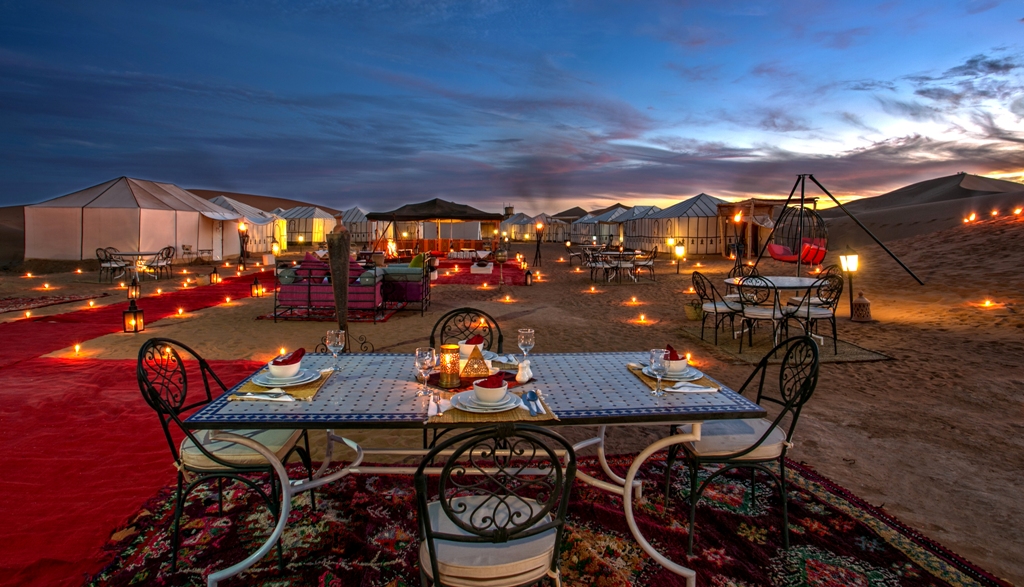 Dining at Ch'Gagga luxury camp